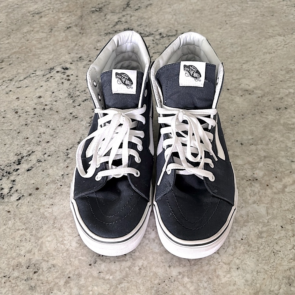 Women’s Navy Blue Van’s size 12. 
Excellent condition.  Please view pics.